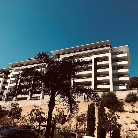 F2 Grand Standing Apartment